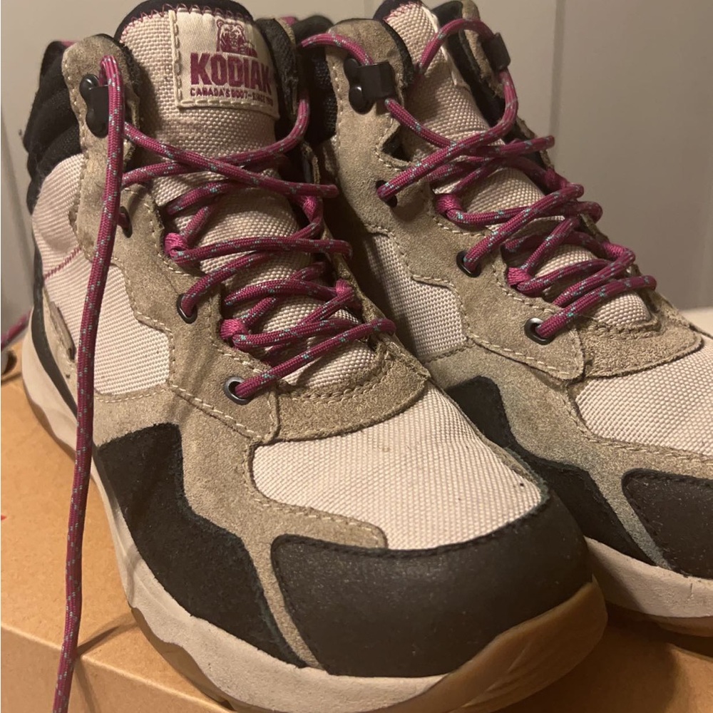 Hiking Shoes - image 2